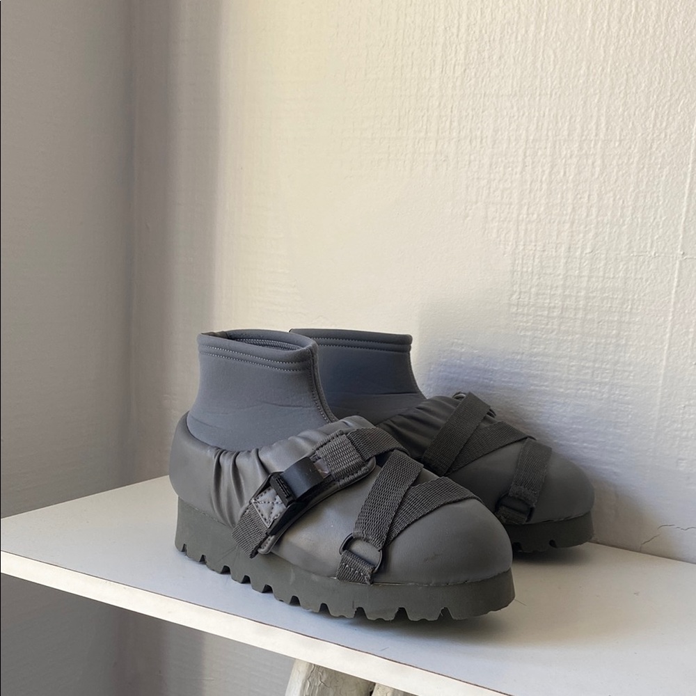 Yume Yume Camp Shoe with Adjustable Strap and Rugged Design
